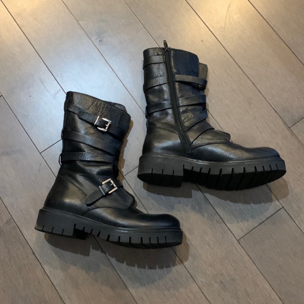 FRYE LEATHER BOOTS. MADE IN ITALY. GREAT CONDITION - Picture 2 of 10